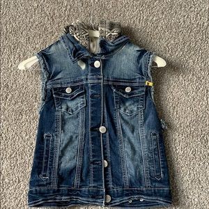Short sleeve jean jacket